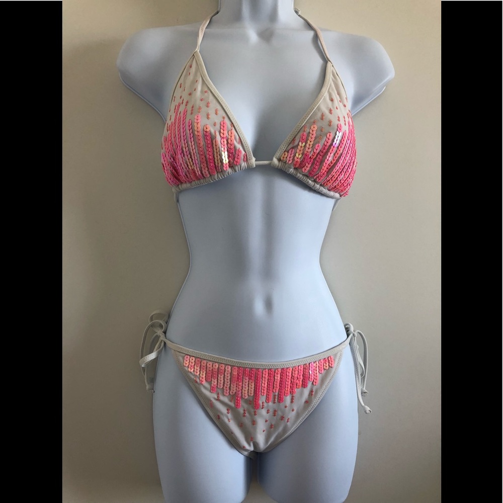 Victoria Secret 2 piece “popp’n” suite!